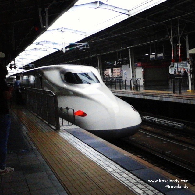 The shinkanshen (bullet train) that took me from Kyoto to Osaka