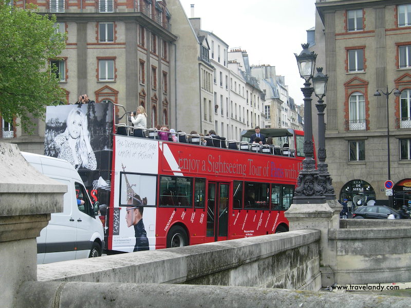 A sightseeing bus in Paris 