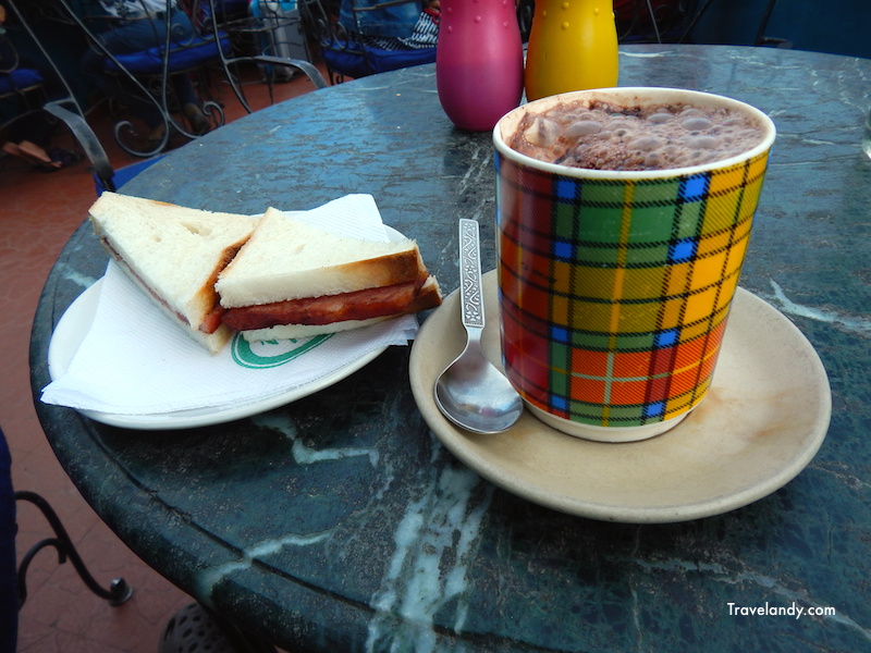 Hamd sandwich and hot chocolate at Keventer's