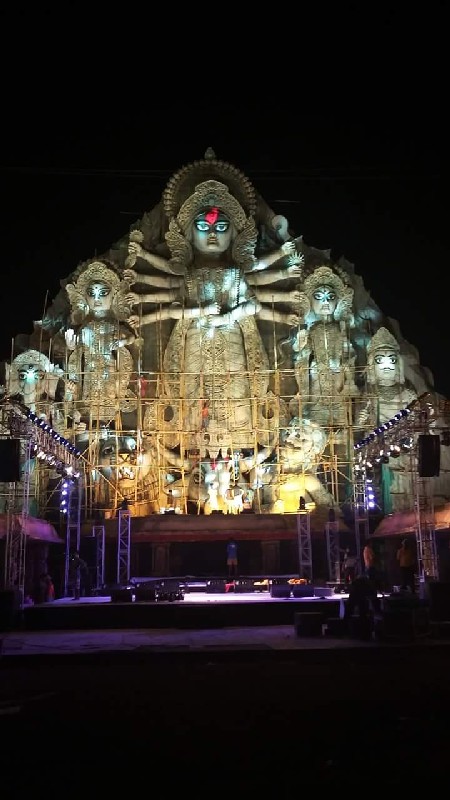 The 88-feet idol was a grand sight at night. 